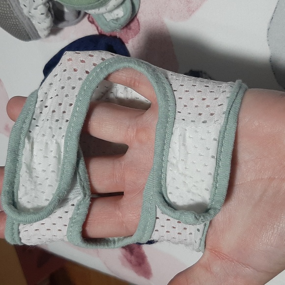 💛 10/$20💛 3 baby crawling knee pads - Picture 2 of 3